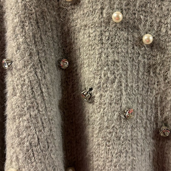 Sweater - Picture 5 of 6